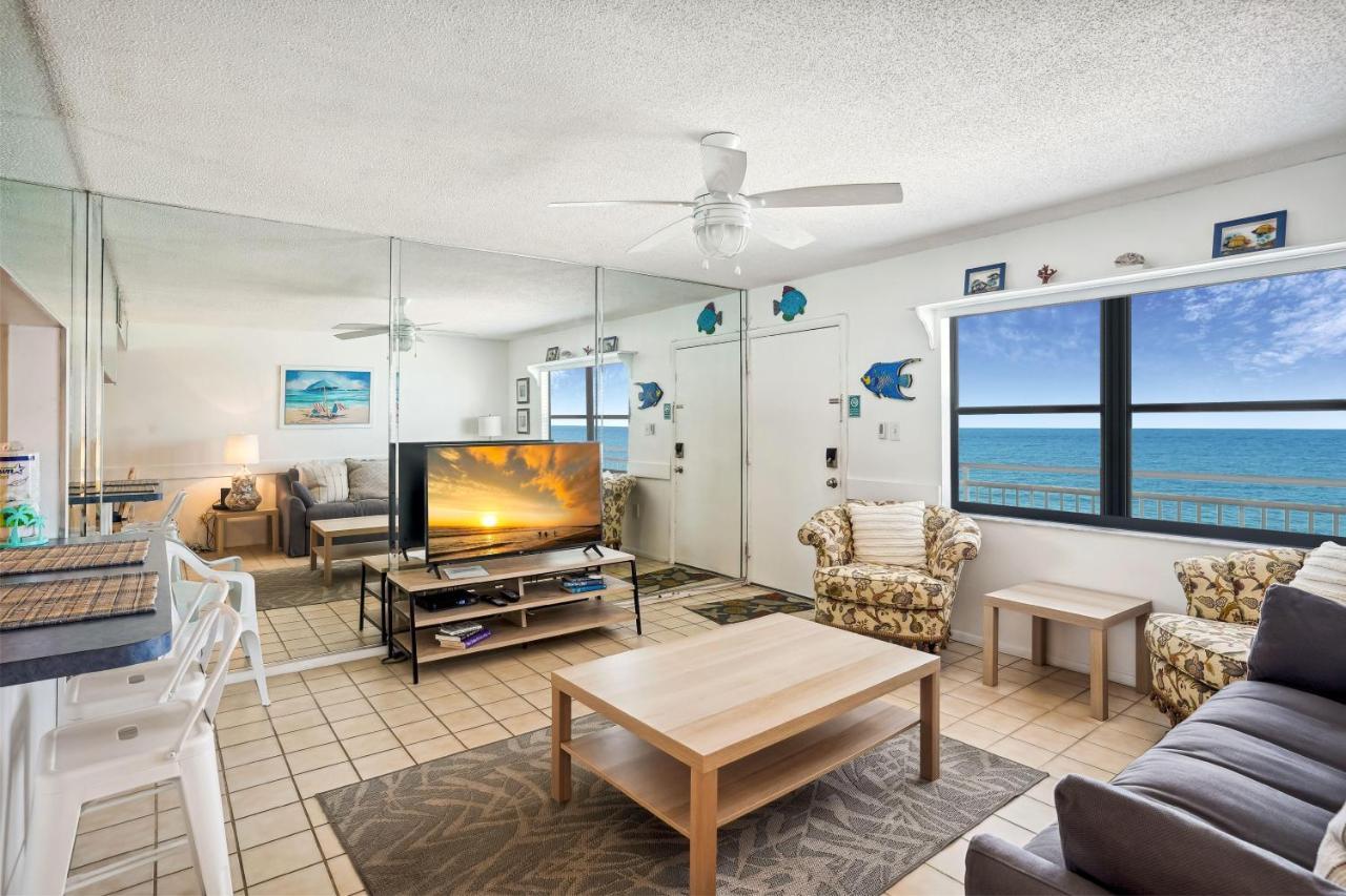 Sunset Chateau 409 St. Pete Beach Exterior photo