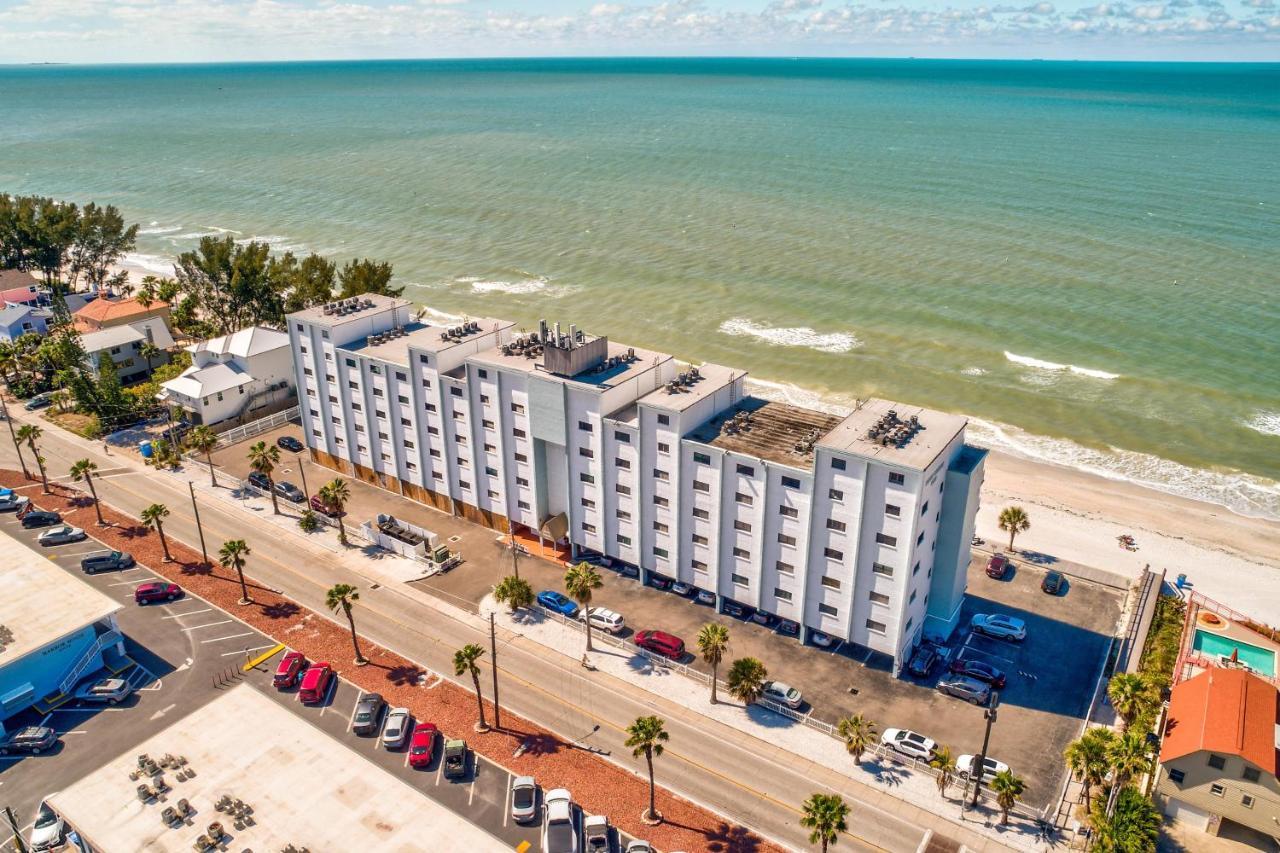 Sunset Chateau 409 St. Pete Beach Exterior photo