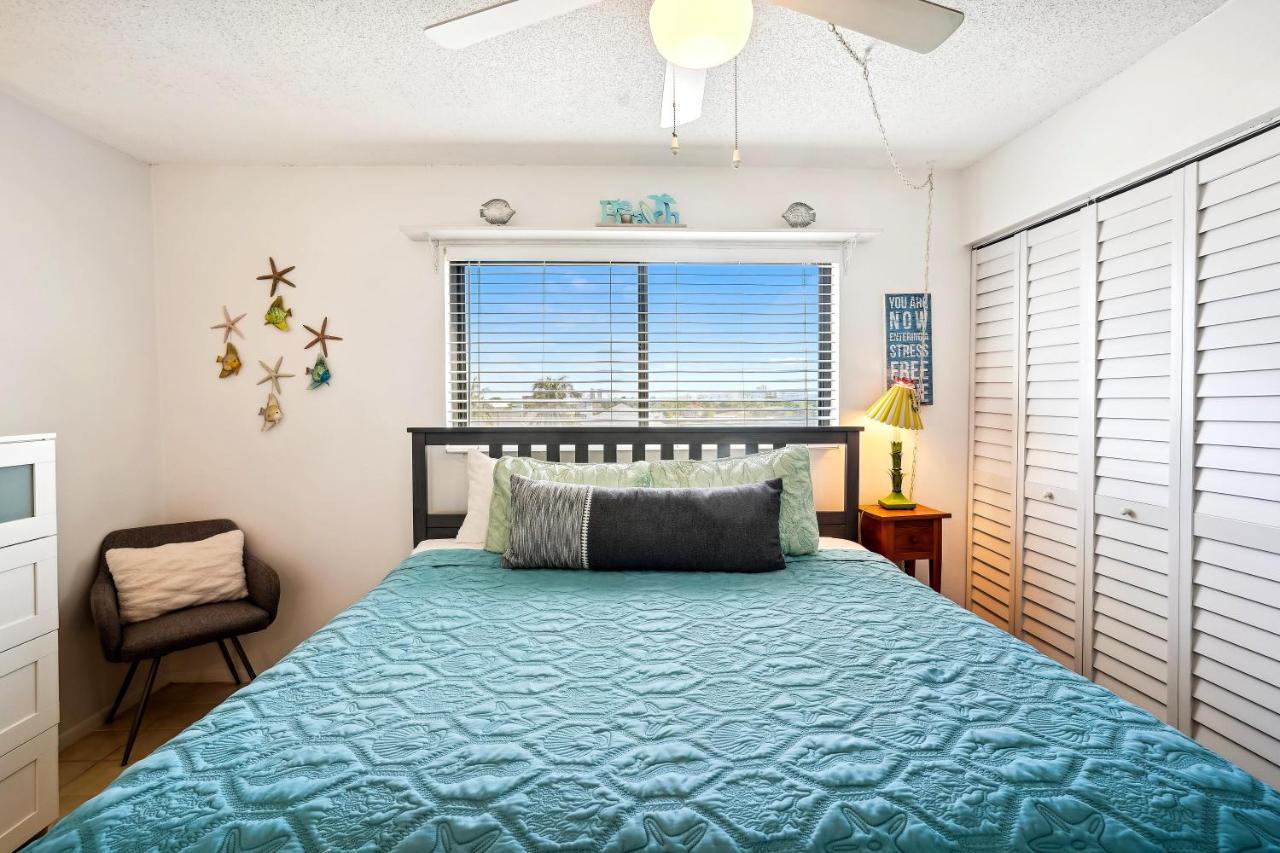 Sunset Chateau 409 St. Pete Beach Exterior photo