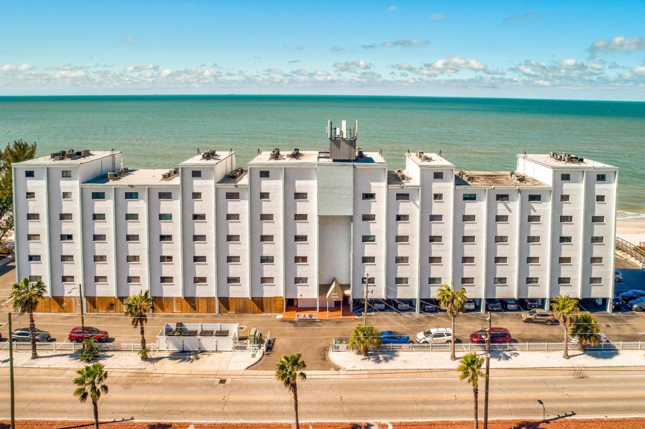 Sunset Chateau 409 St. Pete Beach Exterior photo